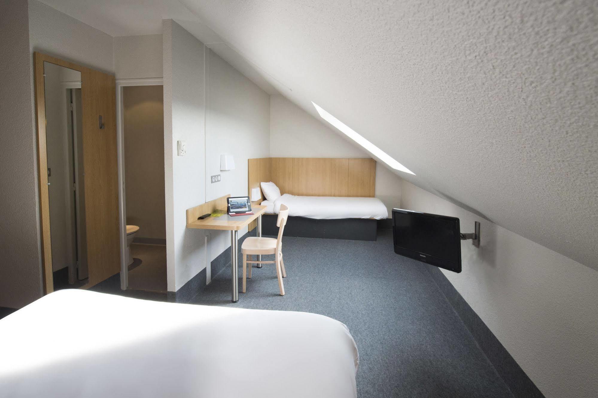 B&B Hotel Poitiers 3 Futuroscope Chasseneuil-du-Poitou Bagian luar foto